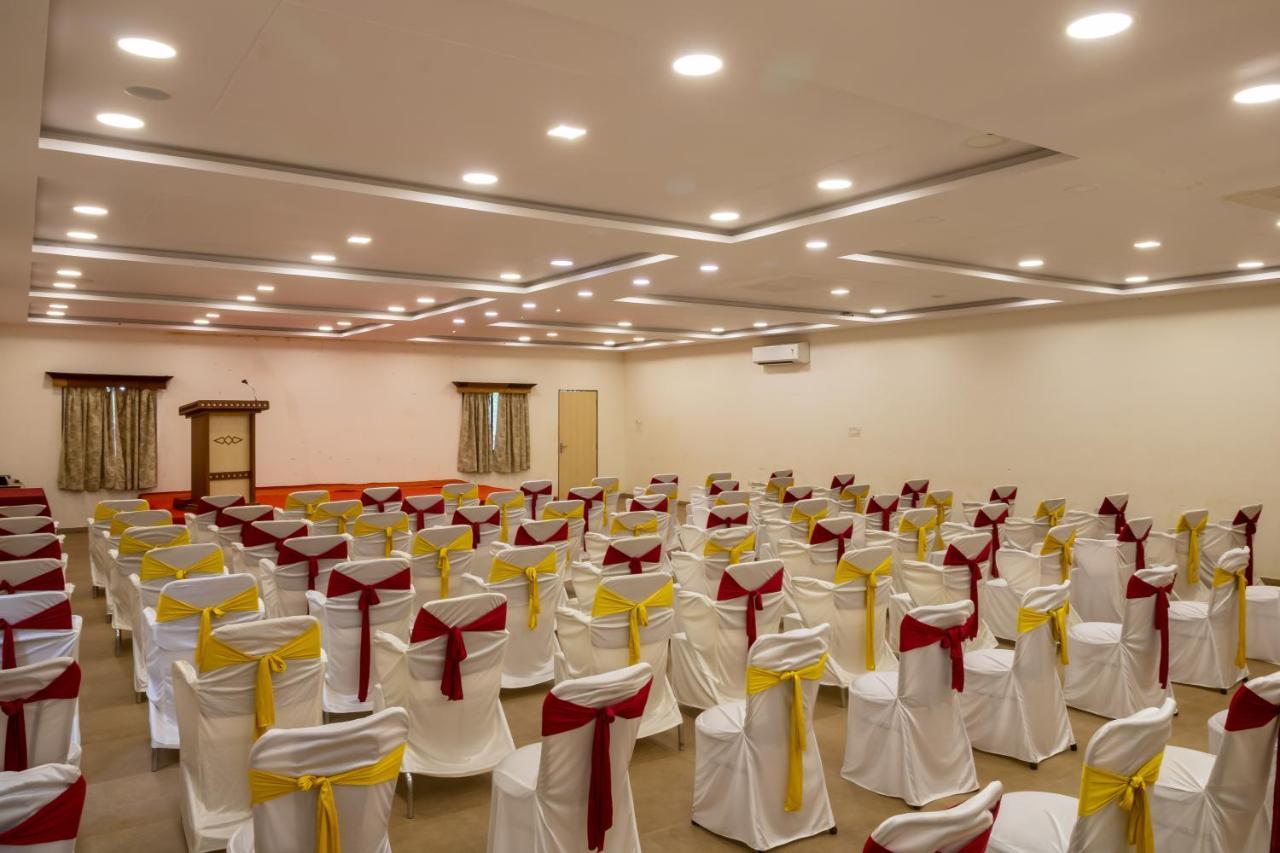 Aveda Blue Country Resort Panchgani Exterior foto