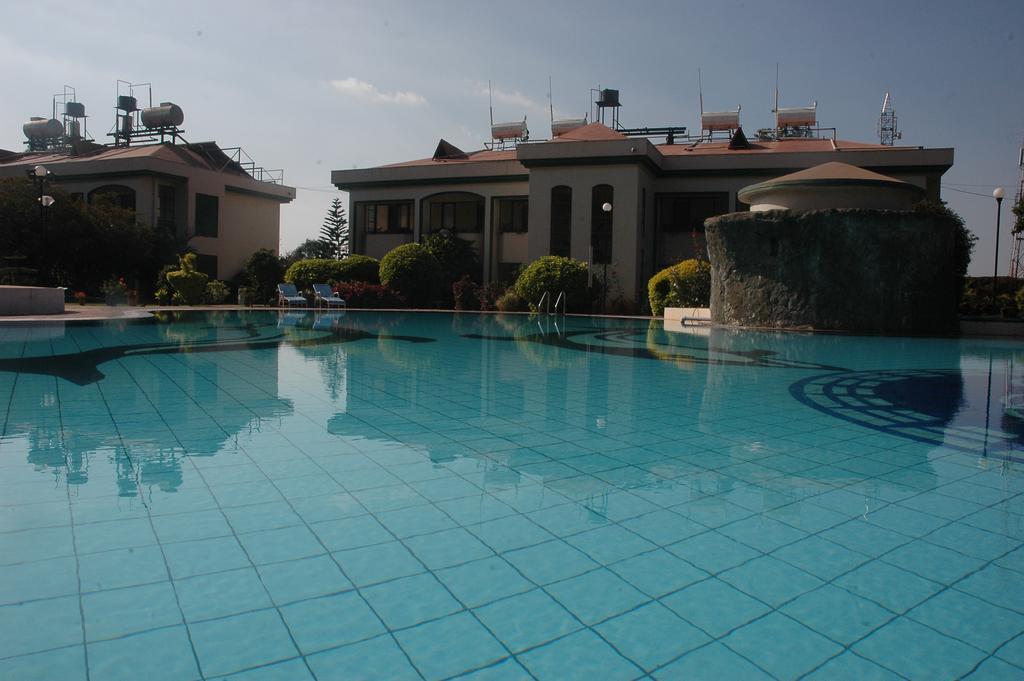 Aveda Blue Country Resort Panchgani Exterior foto