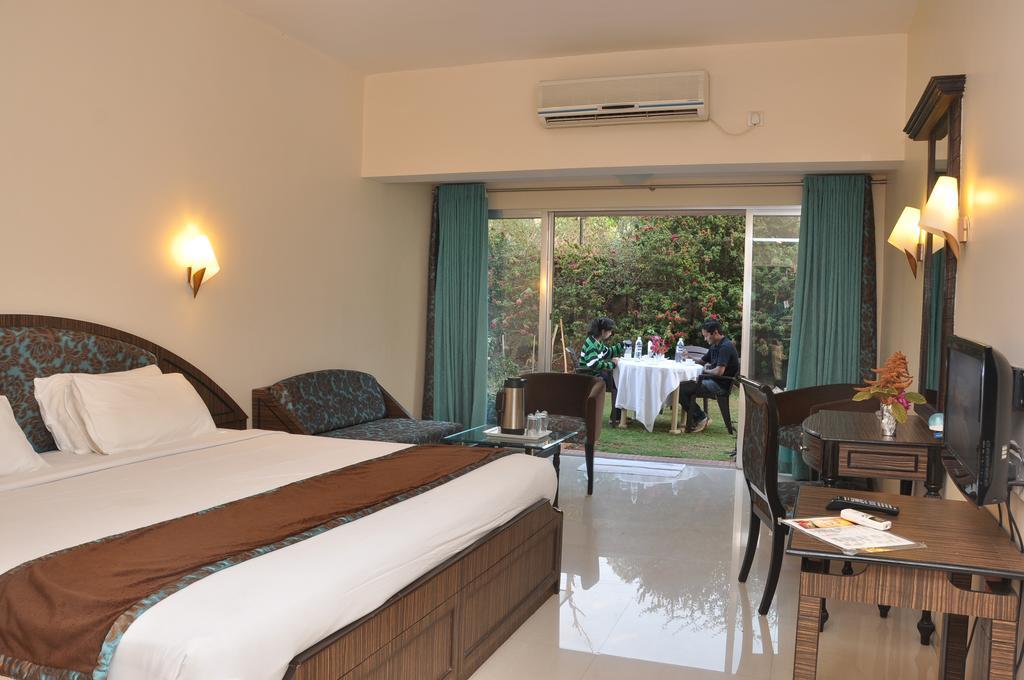 Aveda Blue Country Resort Panchgani Exterior foto