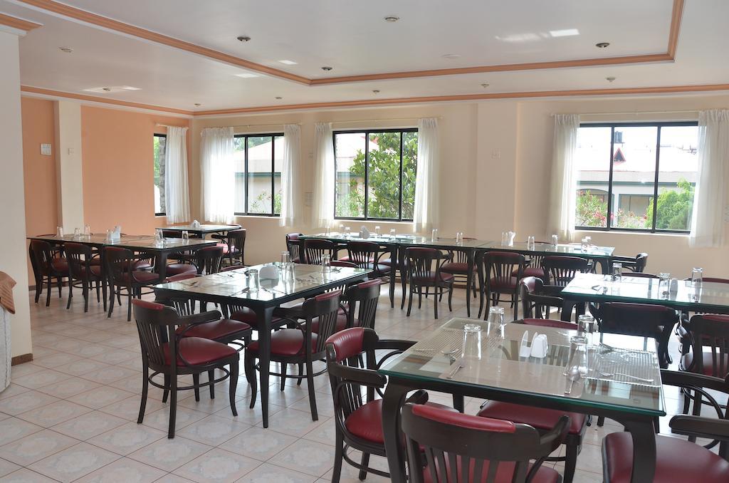 Aveda Blue Country Resort Panchgani Exterior foto