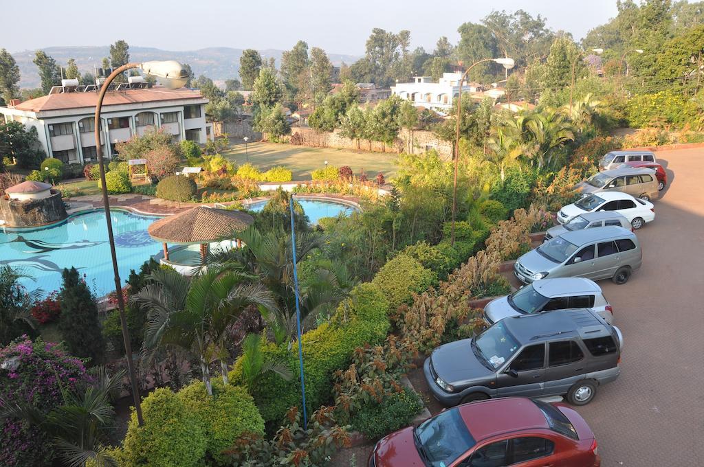 Aveda Blue Country Resort Panchgani Exterior foto